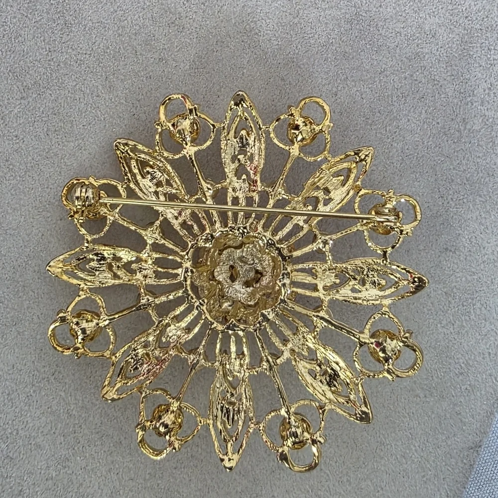 VIntage filigree Starburst Flower Brooch Pin with Pink and AB Crystal Rhinestone
